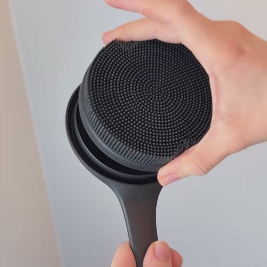 EVOLVIENCE SILICONE BRUSH™